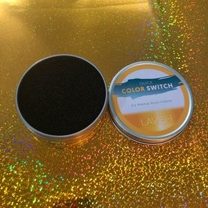 Lavish - Quick Color Switch Dry Brush Cleaner